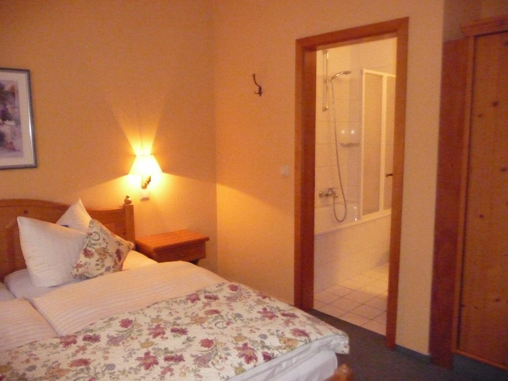Hotel Am Grudenberg Halberstadt Zimmer foto