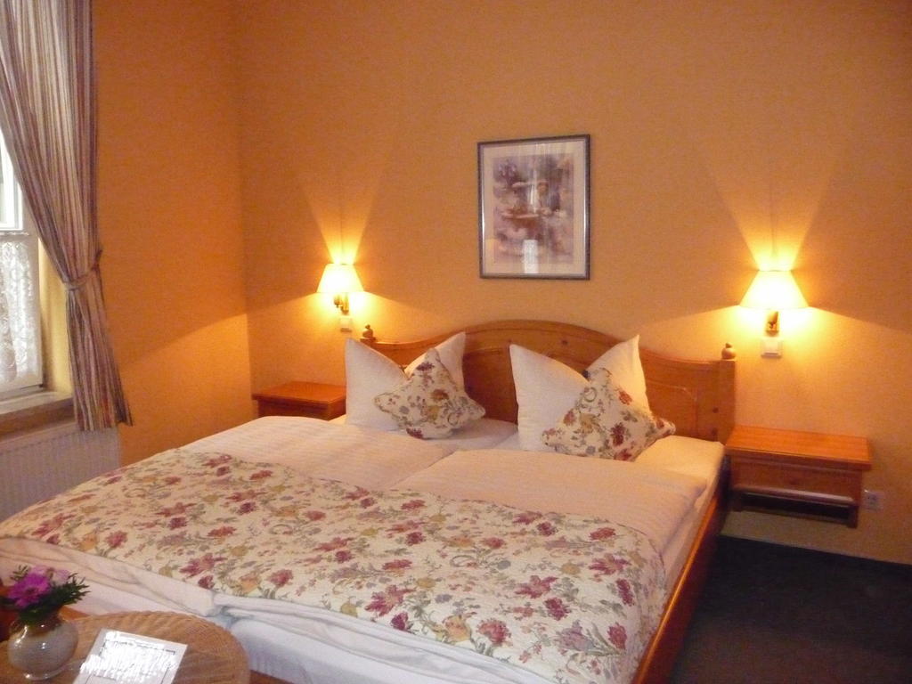 Hotel Am Grudenberg Halberstadt Zimmer foto